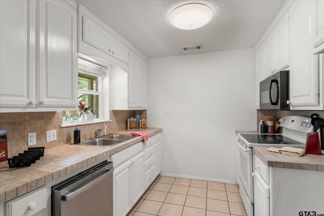 524 Park Lane, Mt Vernon, TX 75457