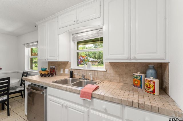 524 Park Lane, Mt Vernon, TX 75457