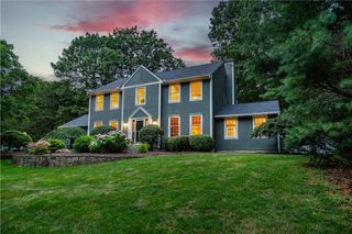 7 Wickham Road, North Kingstown, RI 02852