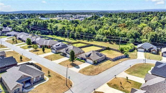 2305 Regency Lane, Barling, AR 72923