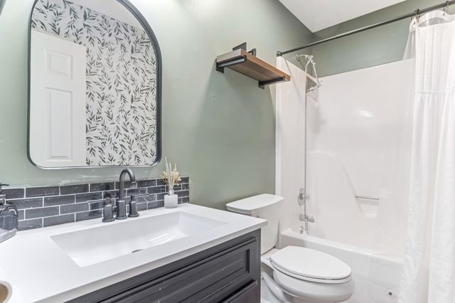 1105 Robbs School Road, Gaffney, SC 29341