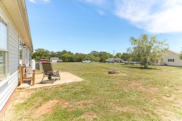 1105 Robbs School Road, Gaffney, SC 29341