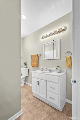 114 N Eucalyptus Avenue 7, Inglewood, CA 90301