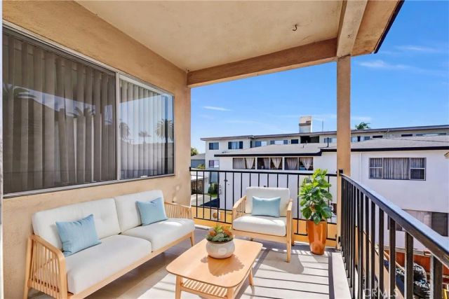 114 N Eucalyptus Avenue 7, Inglewood, CA 90301