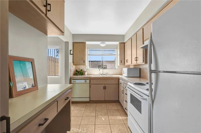 114 N Eucalyptus Avenue 7, Inglewood, CA 90301