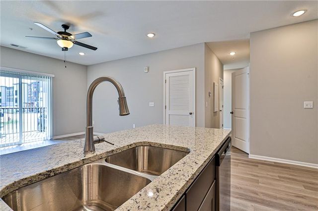 500 SE Salem Street, Oak Grove, MO 64075