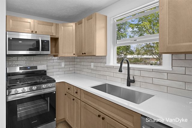 4566 Lantern Court, Comstock Park, MI 49321