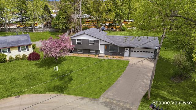 4566 Lantern Court, Comstock Park, MI 49321