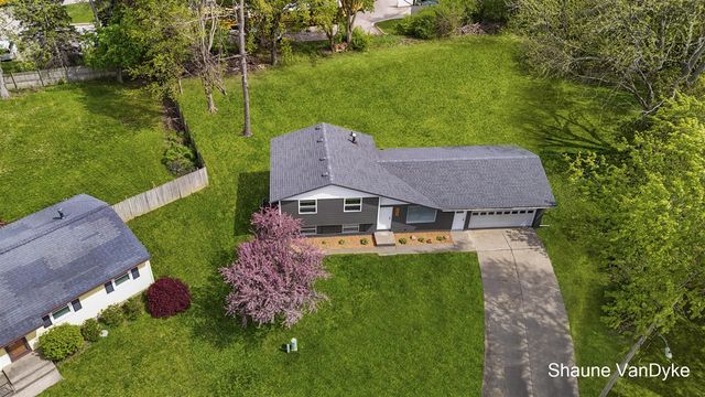 4566 Lantern Court, Comstock Park, MI 49321