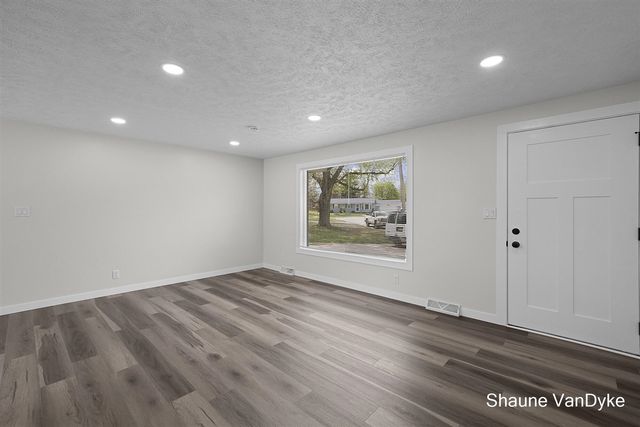4566 Lantern Court, Comstock Park, MI 49321