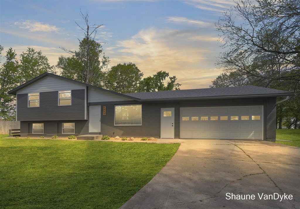 4566 Lantern Court, Comstock Park, MI 49321