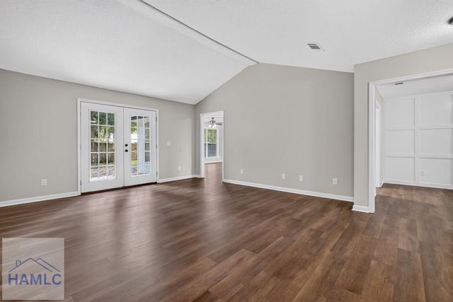 822 Lakeview Court, Hinesville, GA 31313
