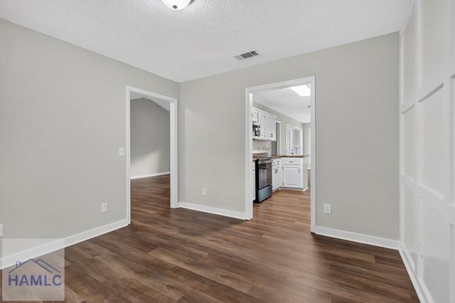 822 Lakeview Court, Hinesville, GA 31313