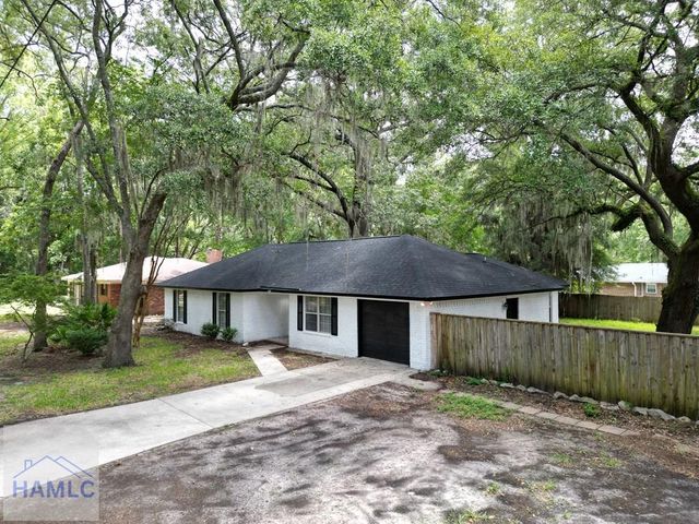 822 Lakeview Court, Hinesville, GA 31313