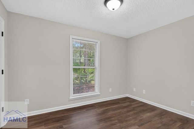 822 Lakeview Court, Hinesville, GA 31313