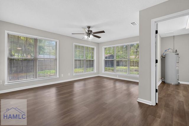 822 Lakeview Court, Hinesville, GA 31313