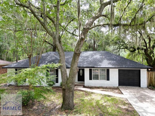 822 Lakeview Court, Hinesville, GA 31313