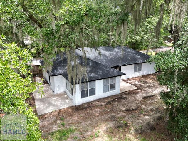 822 Lakeview Court, Hinesville, GA 31313