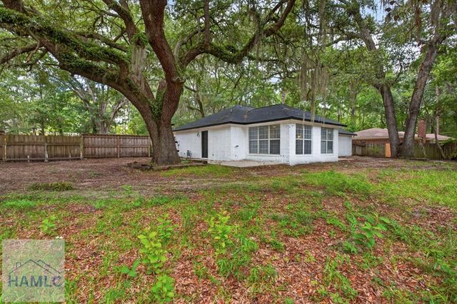 822 Lakeview Court, Hinesville, GA 31313