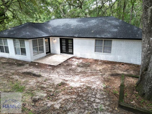 822 Lakeview Court, Hinesville, GA 31313