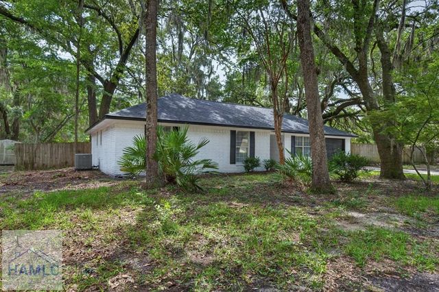 822 Lakeview Court, Hinesville, GA 31313
