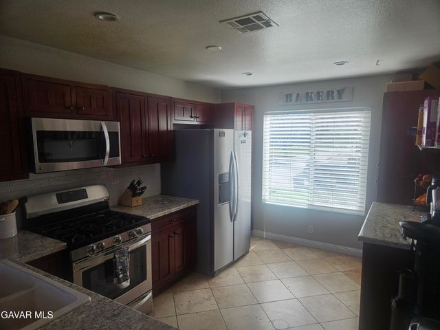 2617 Redington Street, Palmdale, CA 93551