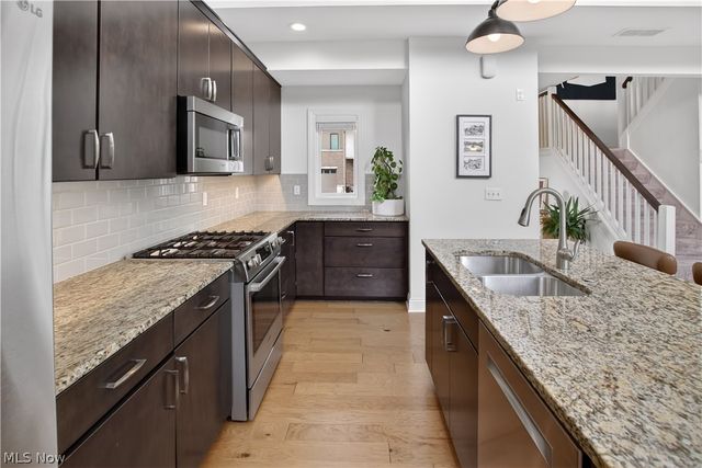 1363 Slate Court, Cleveland Heights, OH 44118
