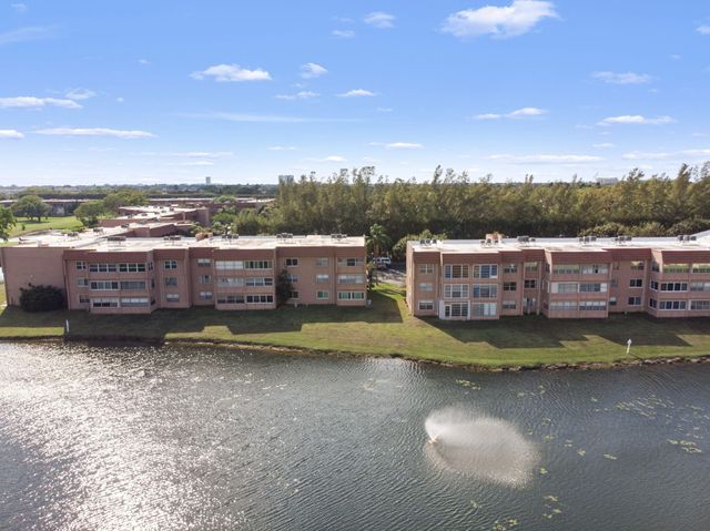 9861 Sunrise Lakes Boulevard 301, Sunrise, FL 33322