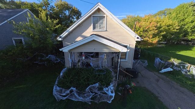 1497 Connell Street, Burton, MI 48529