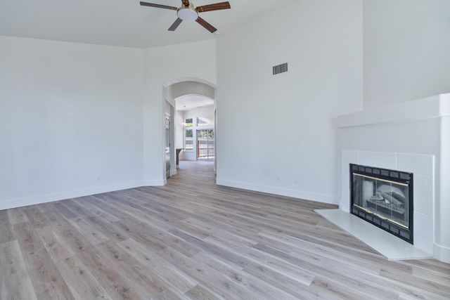 7416 N Carnegie Avenue, Fresno, CA 93722