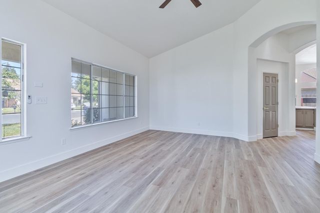 7416 N Carnegie Avenue, Fresno, CA 93722