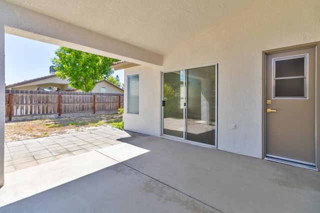 7416 N Carnegie Avenue, Fresno, CA 93722