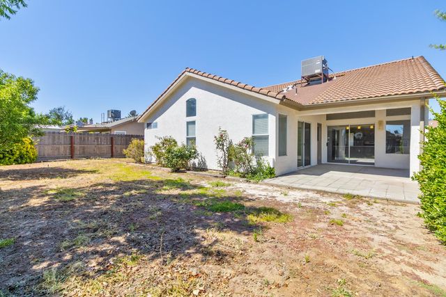 7416 N Carnegie Avenue, Fresno, CA 93722
