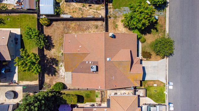 7416 N Carnegie Avenue, Fresno, CA 93722