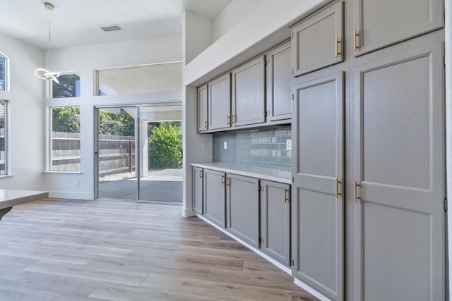 7416 N Carnegie Avenue, Fresno, CA 93722