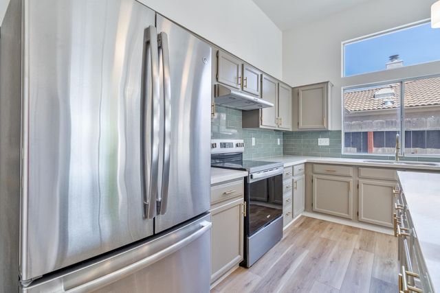 7416 N Carnegie Avenue, Fresno, CA 93722