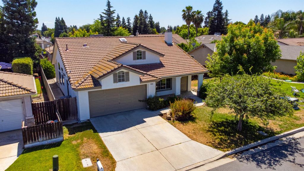 7416 N Carnegie Avenue, Fresno, CA 93722