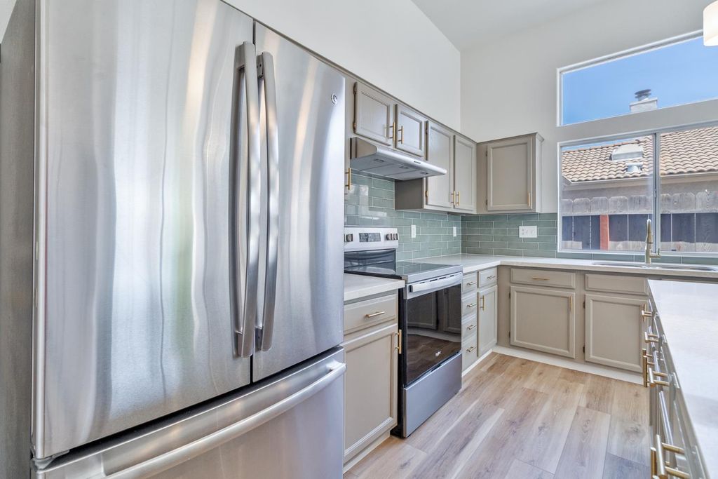 Image 13 of property listing at 7416 N Carnegie Avenue, Fresno, CA 93722