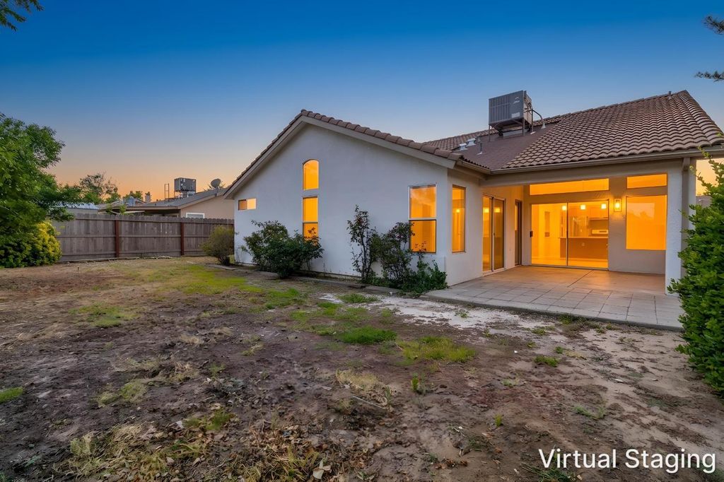 Image 41 of property listing at 7416 N Carnegie Avenue, Fresno, CA 93722