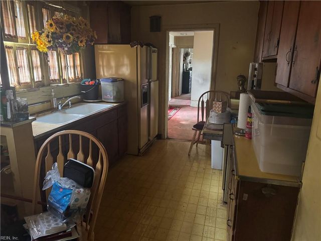 922 11th ST, Newport News, VA 23607