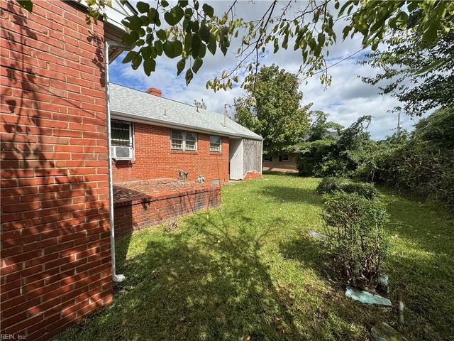 922 11th ST, Newport News, VA 23607