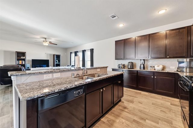 2422 Agassiz Drive, Rosharon, TX 77583