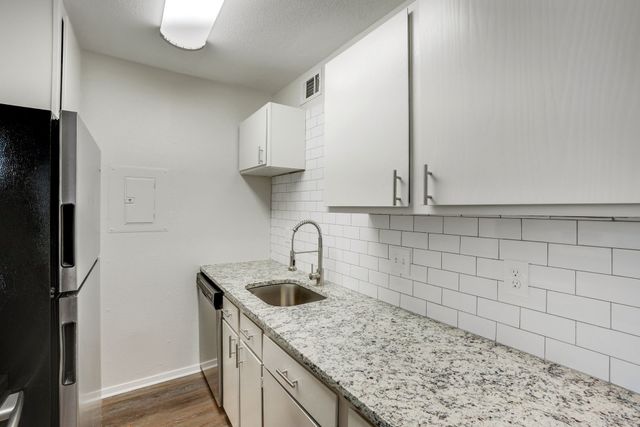 1105 UTA Boulevard 101, Arlington, TX 76013