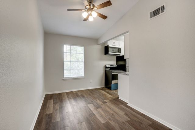 1105 UTA Boulevard 101, Arlington, TX 76013