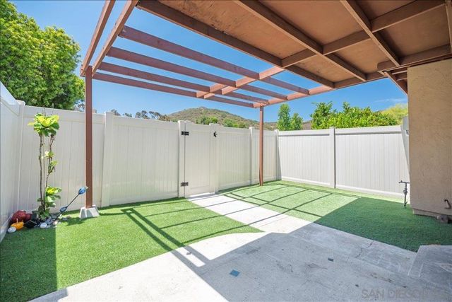 8797 Wahl, Santee, CA 92071