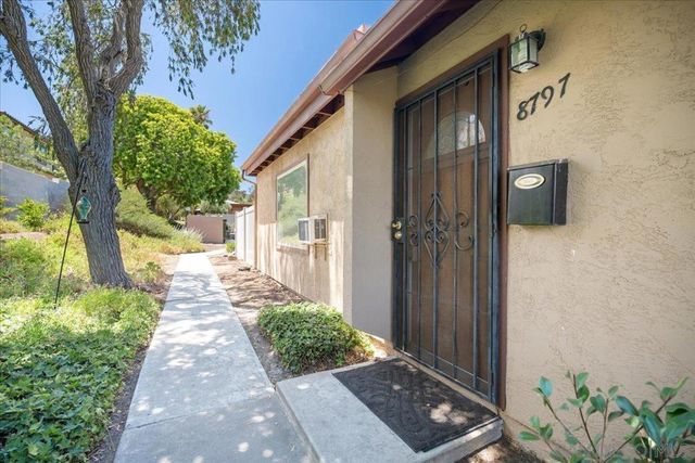 8797 Wahl, Santee, CA 92071