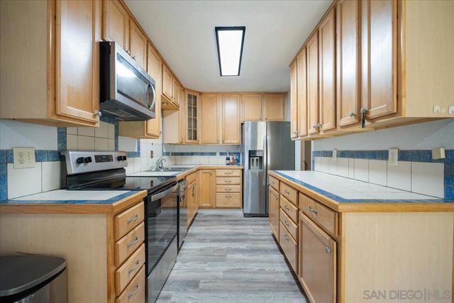 8797 Wahl, Santee, CA 92071