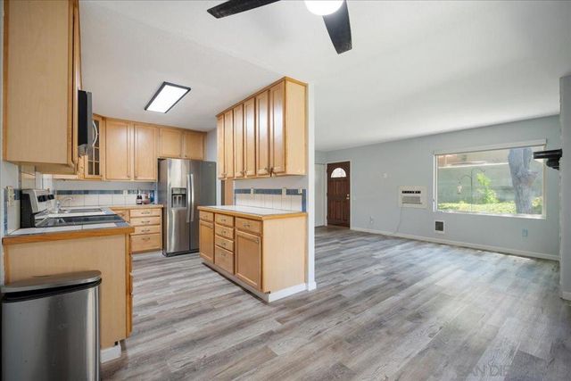 8797 Wahl, Santee, CA 92071