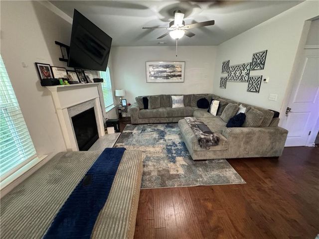 1073 Shadow Glen Drive, Fairburn, GA 30213