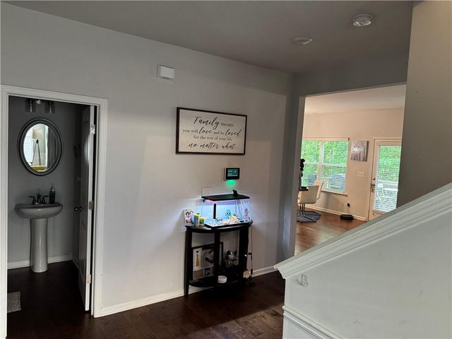 1073 Shadow Glen Drive, Fairburn, GA 30213